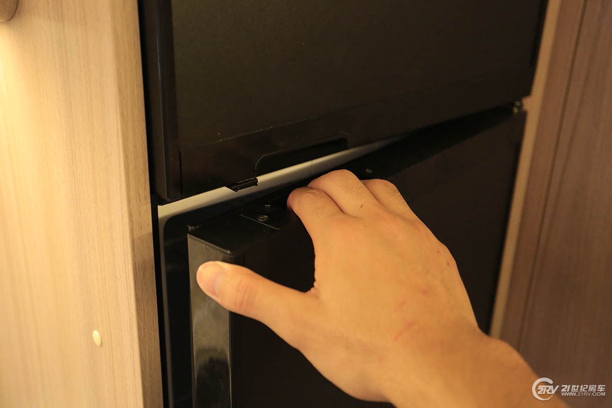 中天房车新季风畅游款,最新版的大通t型房车价格