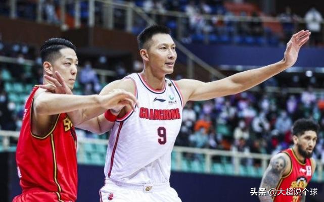 杜锋赛后敲打汤杰,杜锋让汤杰回更衣室