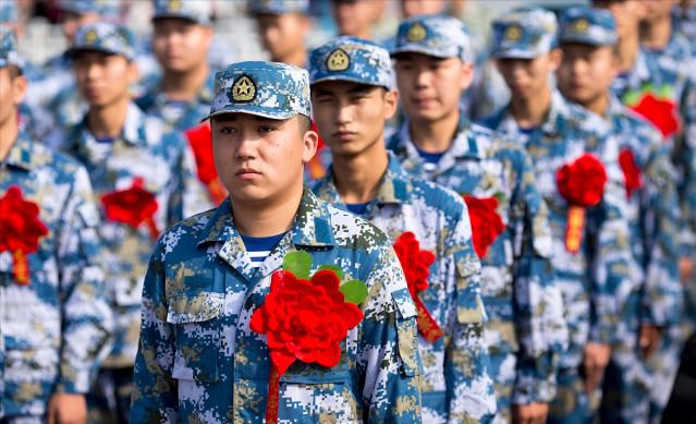 高中生当义务兵两年退伍费多少钱,大学新生两年义务兵都有什么待遇