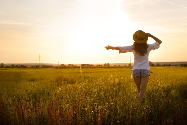 如何学会跟女生聊天,和不会聊天的女生怎么聊天
