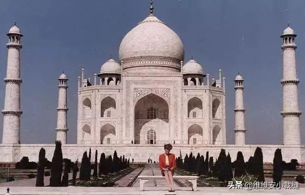 cl红底高帮鞋穿搭,cl红底鞋掉了一颗钉