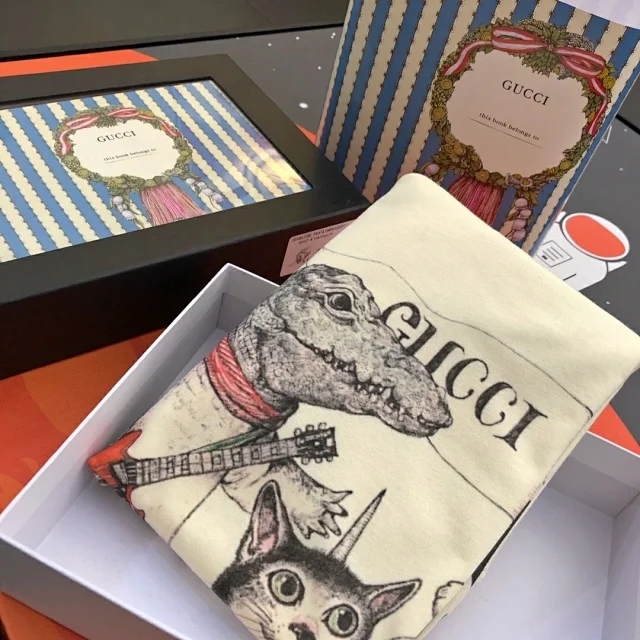 王一博古装黑色衣服,王一博黑色真丝衫