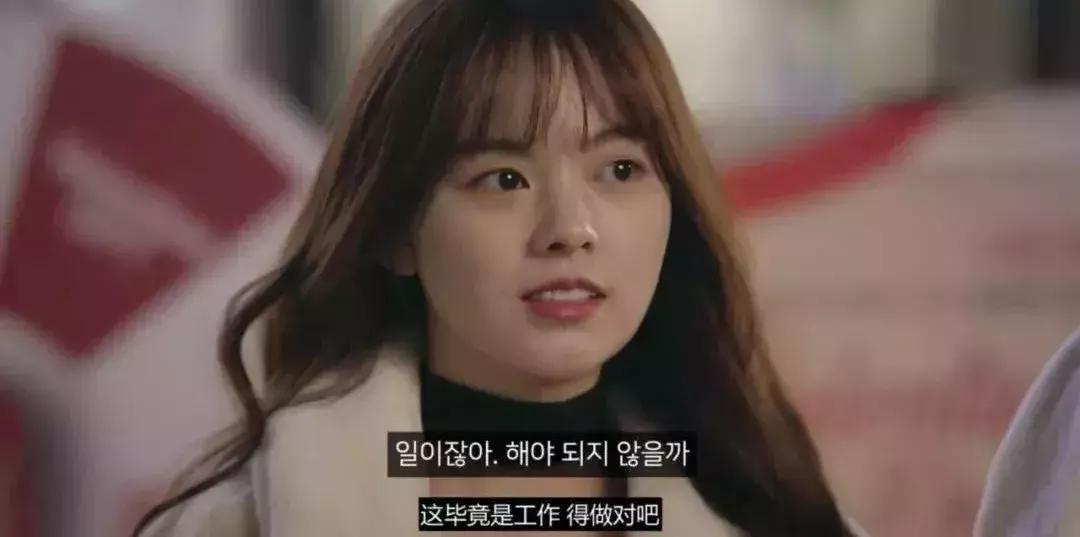 迪丽热巴直播遭男粉骚扰,迪丽热巴遭男子骚扰