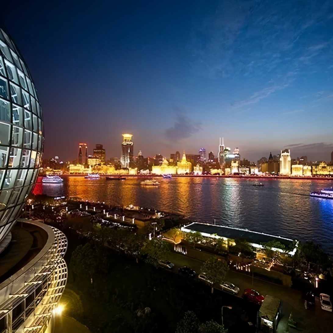 快来!今年在东方明珠塔、国际会议中心、市中心大饭店过年啦