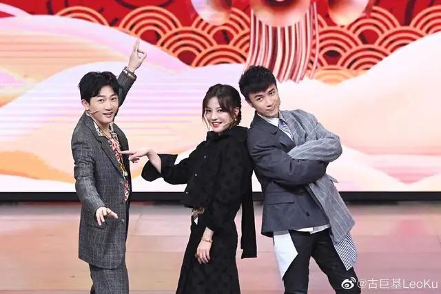 何书桓古巨基在舞厅第一次见依萍 (古巨基何书桓陆依萍)