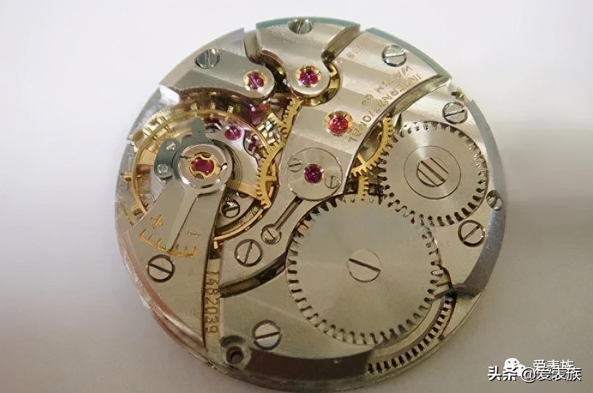 万国32111与32110机芯哪个好,80年代万国机芯