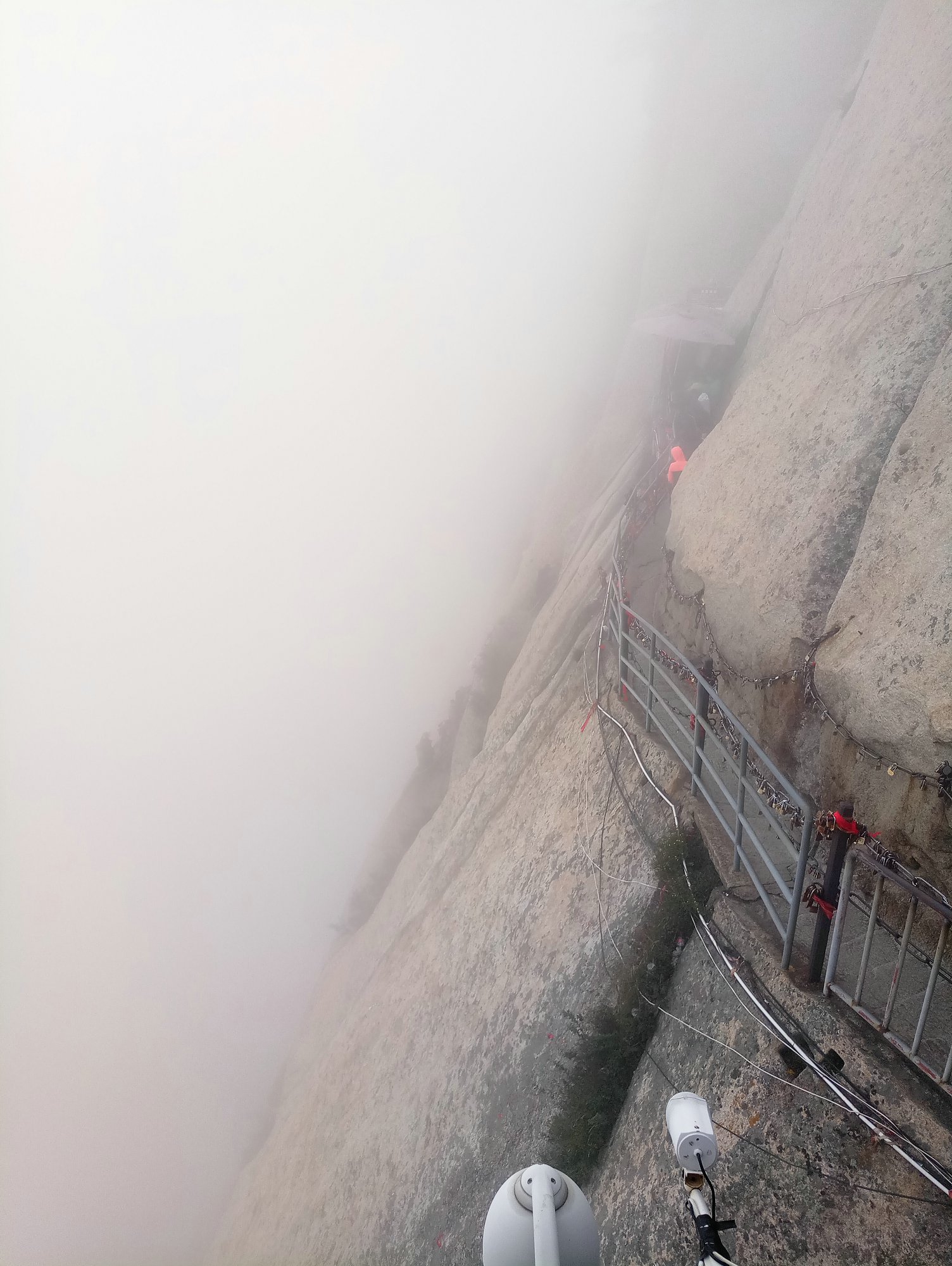 国内唯一一个同时跨山与水的索道,最震撼的索道缆车