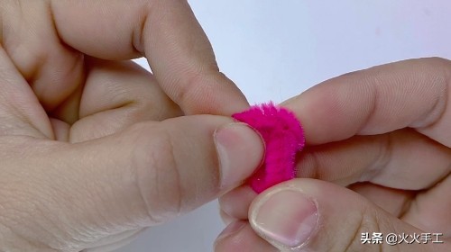 春天来啦手工创意扭扭棒,手工红梅花制作