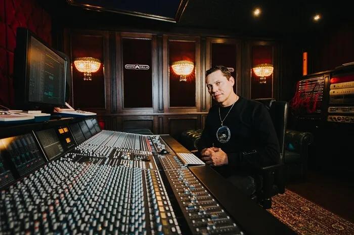 仍未结束的故事：传奇音乐人Tiesto