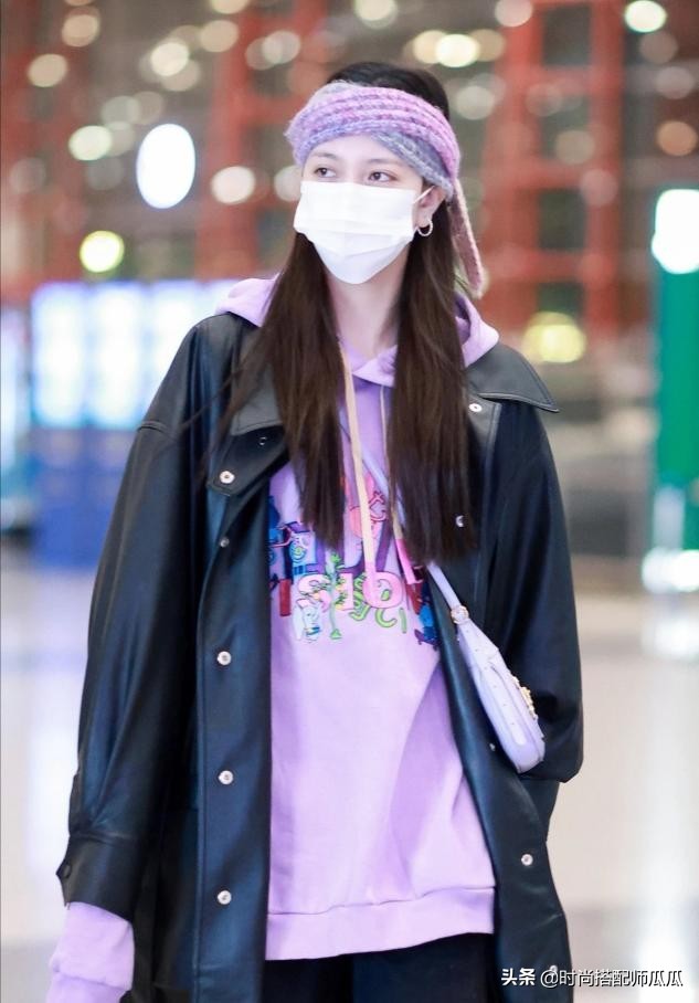 这个春天学会用“发带”凹造型,承包你一年的时髦