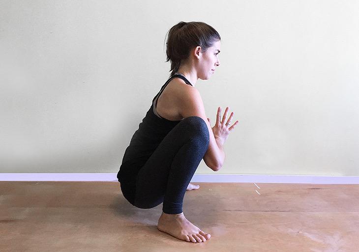 经期延迟，脸冒痘痘，应该是内分泌问题，试试这几个瑜伽体式