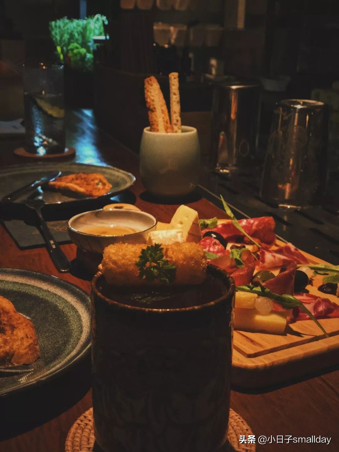 酒吧|坐上逃离人间的微醺列车