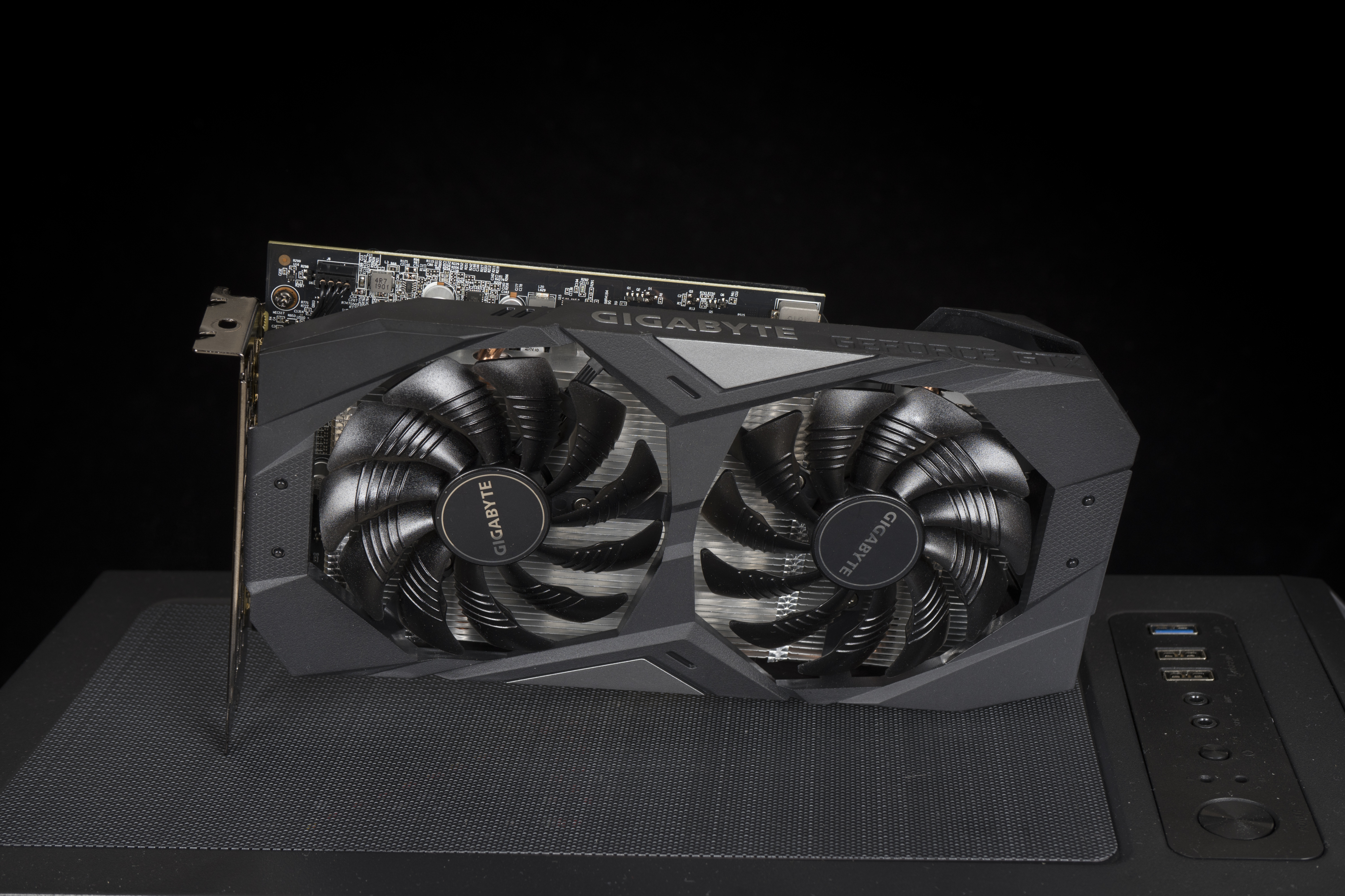 雷霆世纪复仇者v154怎么样,雷霆世纪复仇者电脑主机