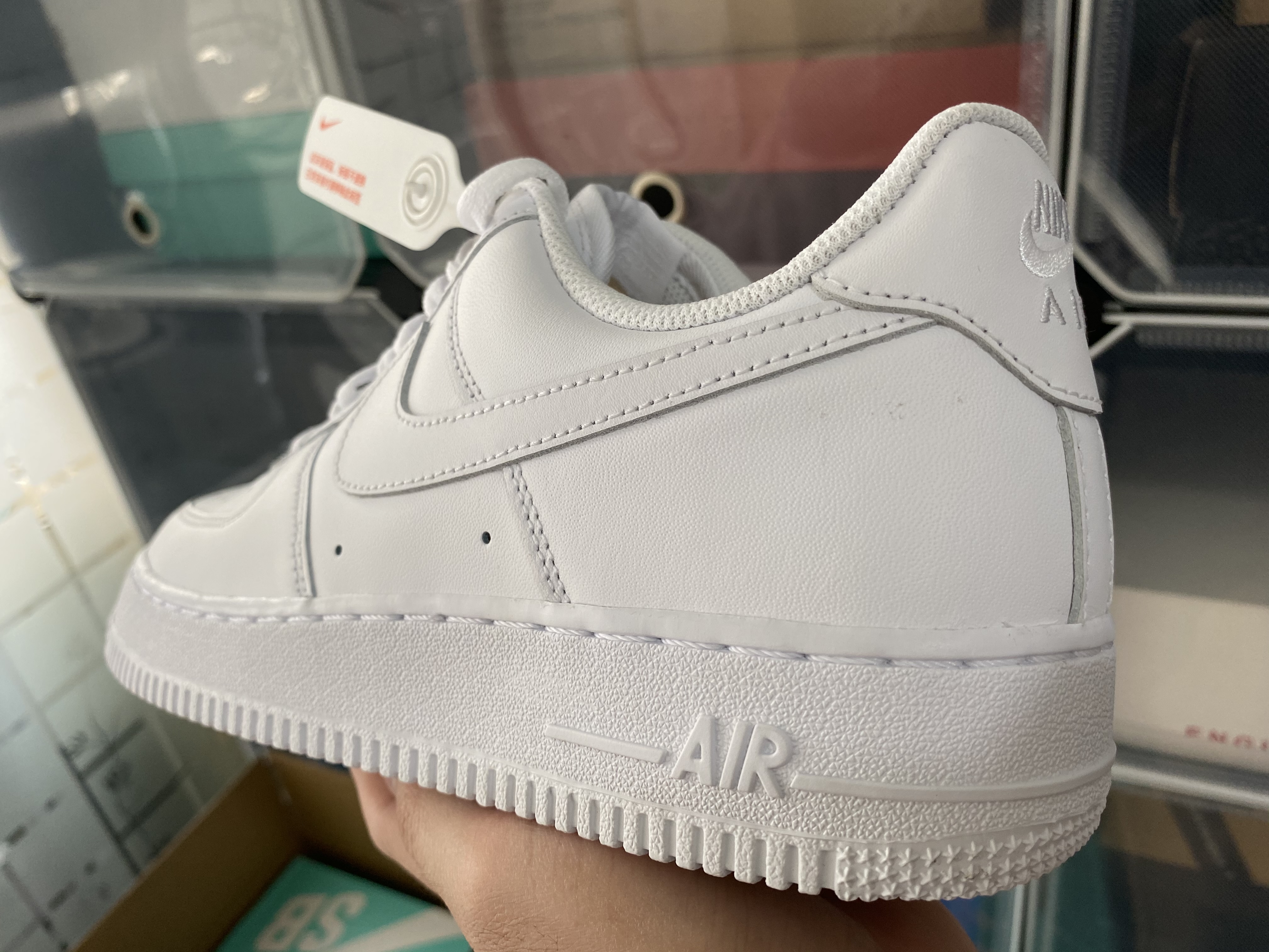 好看的af1球鞋推荐,af1纯白低帮鞋两边一定有透气孔吗