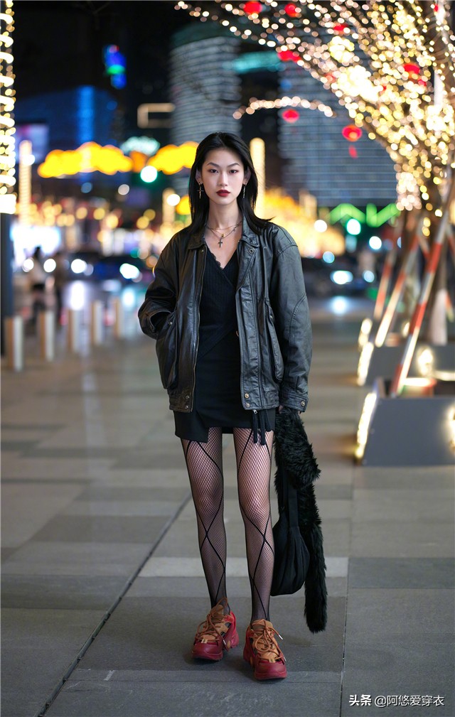 长腿袜秋冬过膝正确穿法,秋冬必备的袜裤穿搭技巧