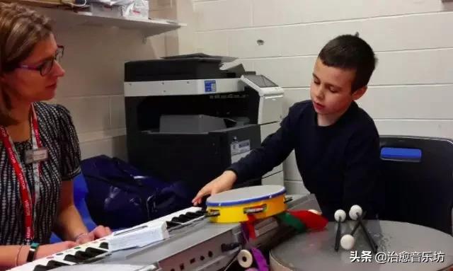 没有音乐基础能学电子琴吗,没有基础能即兴演奏吗