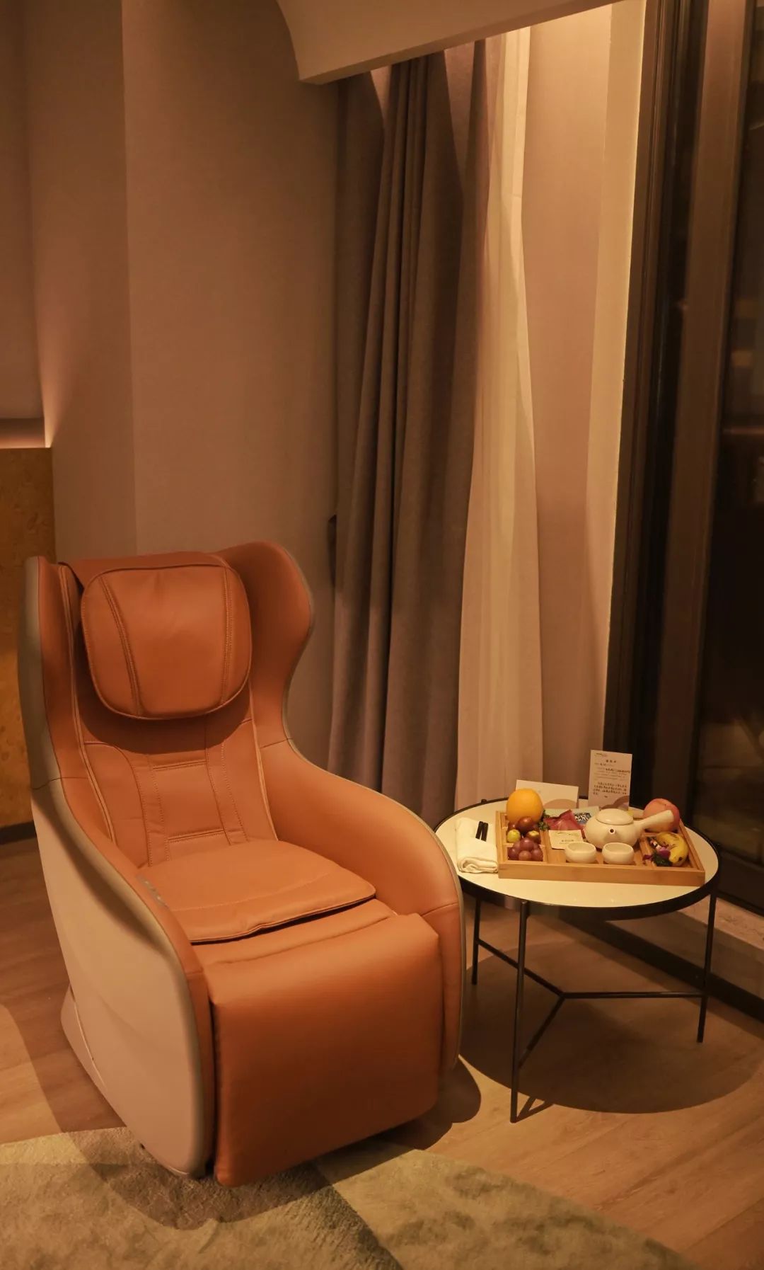 在机场睡觉24小时,在机场等待的6个小时