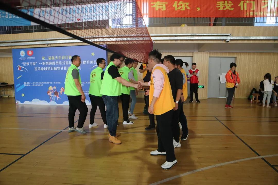 每个孩子都应该被宠爱,每个孩子都应该被陪伴