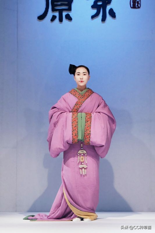 盘点各个年代的汉服,最正宗的汉服是什么样子的