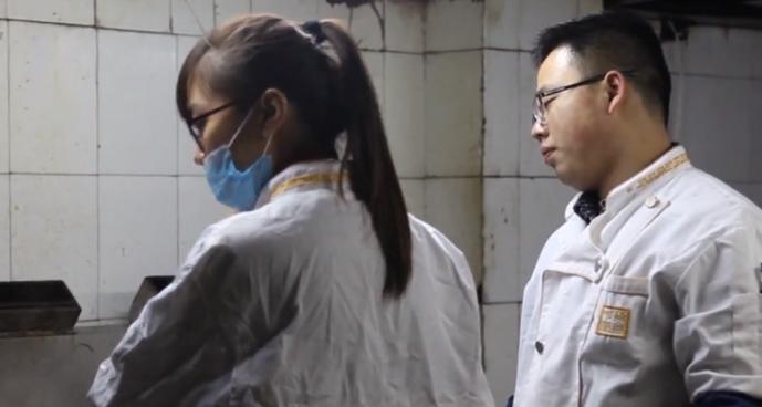 漂亮高材生求职,漂亮高材生