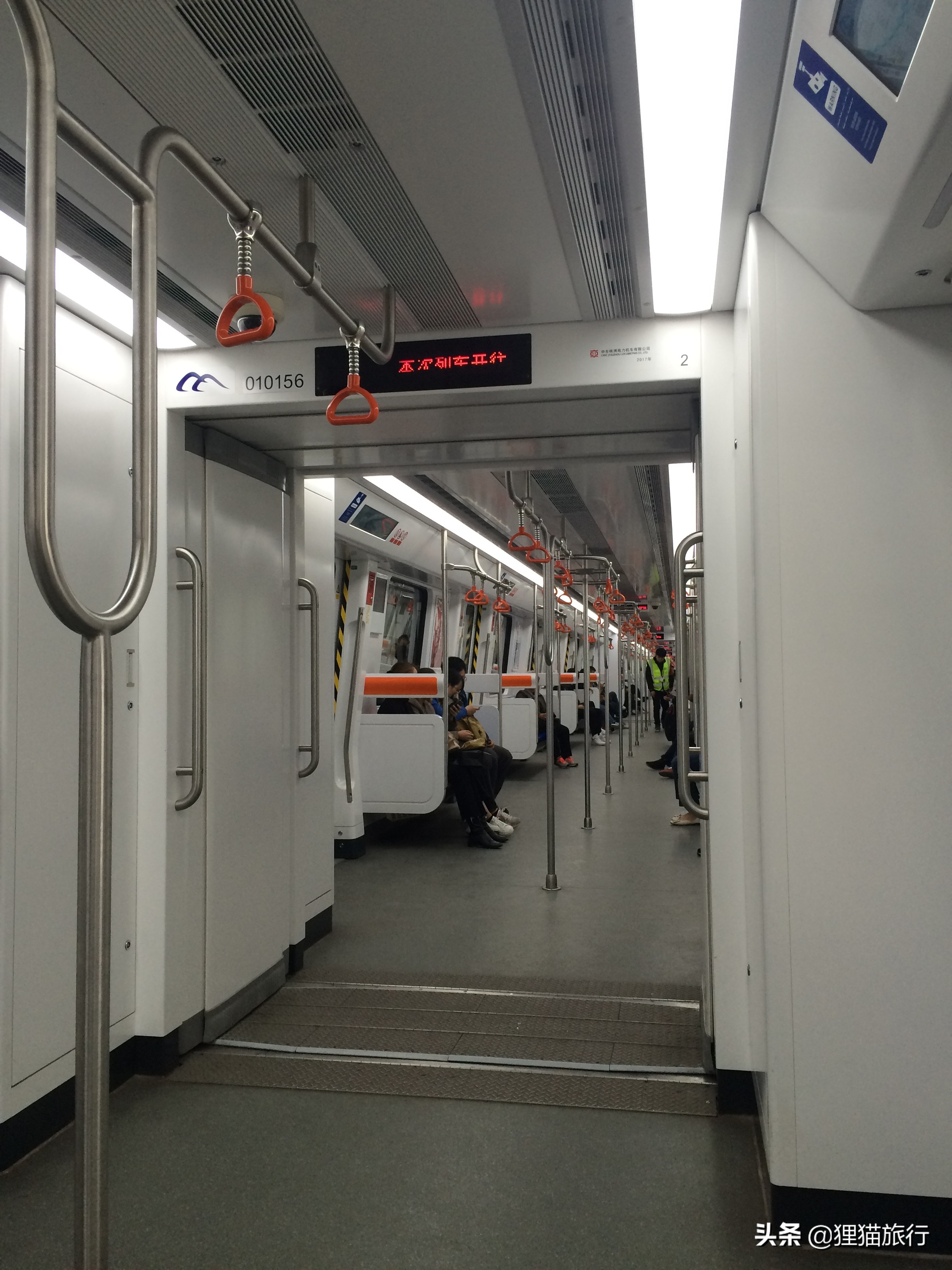 中国最西边的地铁，乌鲁木齐地铁高端大气上档次，就是人不多