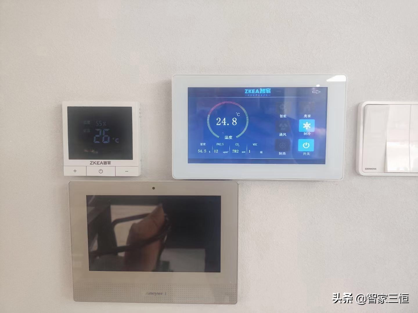 别墅地下室回潮翻新,别墅地下室潮湿发霉原因