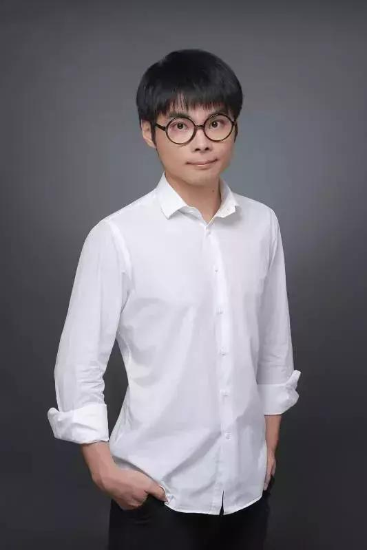 百变王卡卡,卡卡百变王