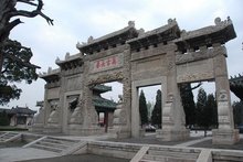 此地3000亩,只葬了一个家族,拥有10万多座坟冢,94年申遗成功