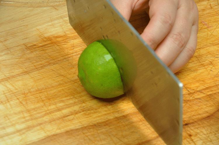 泰式酸辣柠檬鲈鱼,泰国菜柠香蒸鲈鱼