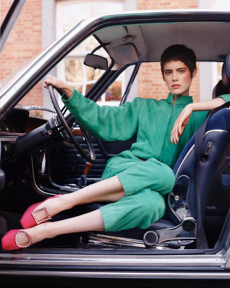 腿粗屁股大穿什么裤子好看又显高,腿粗屁股大穿什么裤子显瘦好看