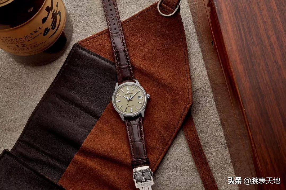 自动机械表一天误差三十秒,名牌机械表一天误差五分钟正常吗