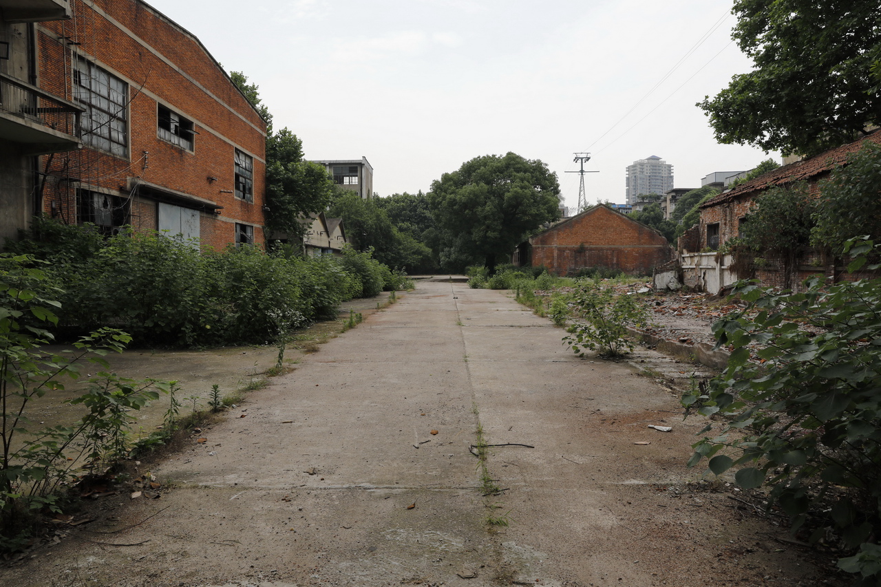 武汉轻型汽车制造厂,武汉特种车制造厂