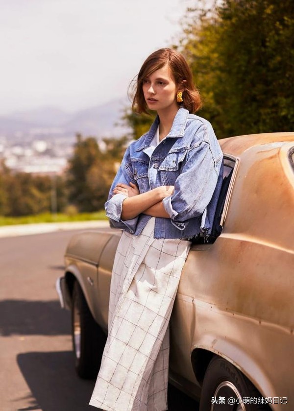 入春怎么穿?回头率最高的穿搭参考:“长裙+外套”,气质又高级