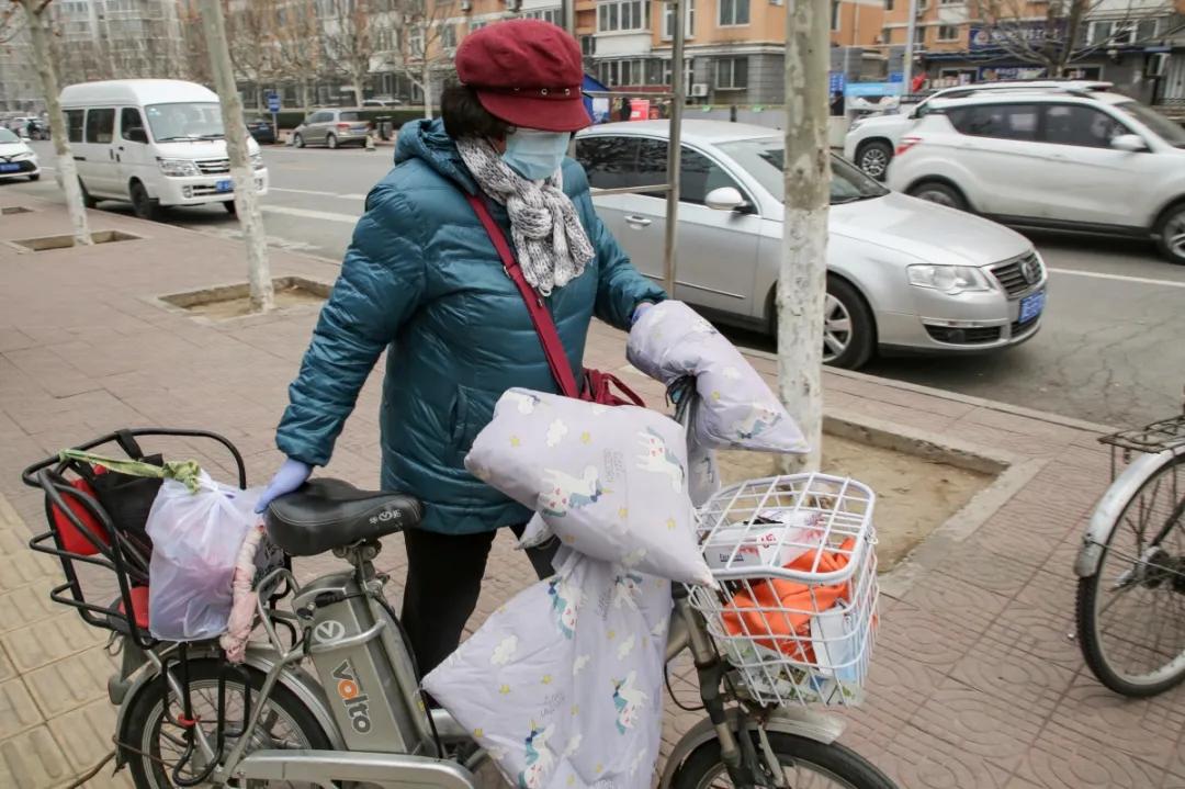 暖心！60岁韩大姐和她的“代购战车”！