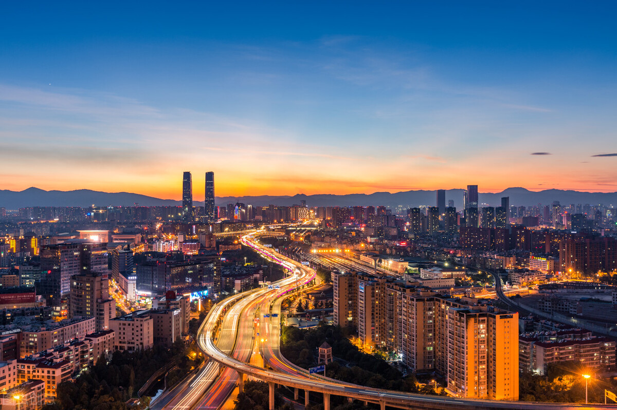 中央确定昆明特大城市,滇东曲靖玉溪红河昭通为省会付出了什么?