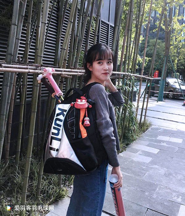 情人节这天，他送女神一把ZF2球拍后...附2.14拯救指南