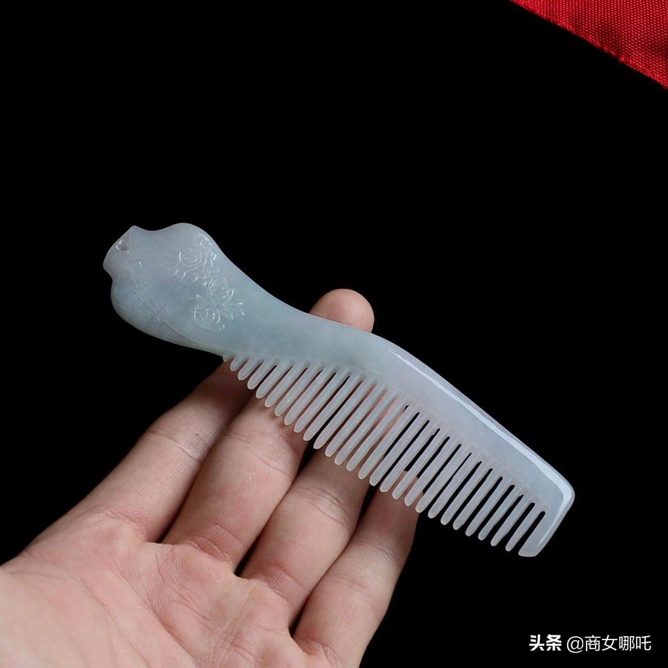 玉梳绾青丝,银梳子梳头养生的正确梳法