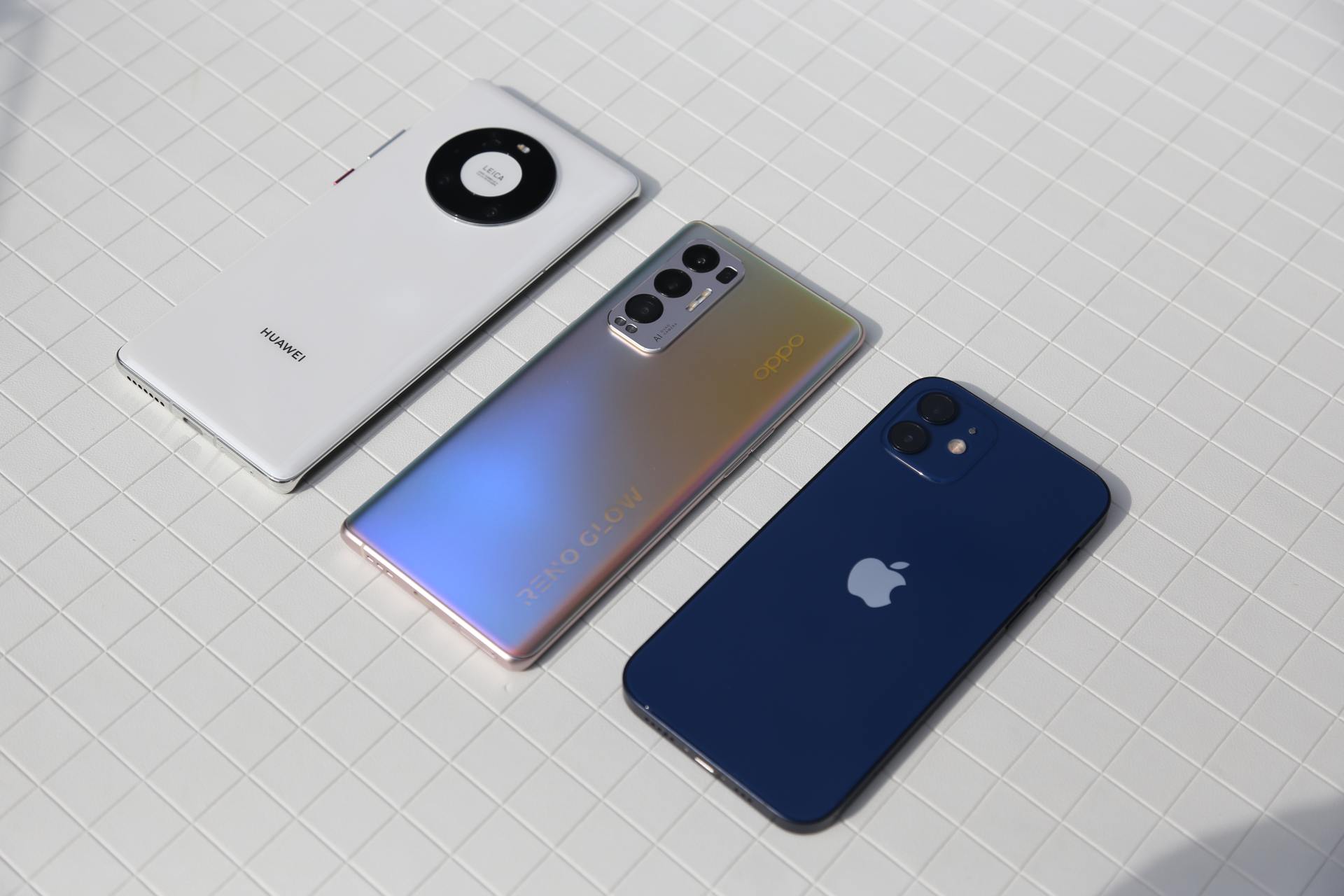 街坊之手机颜值篇：OPPO华为苹果，谁是街头最靓的“仔”？