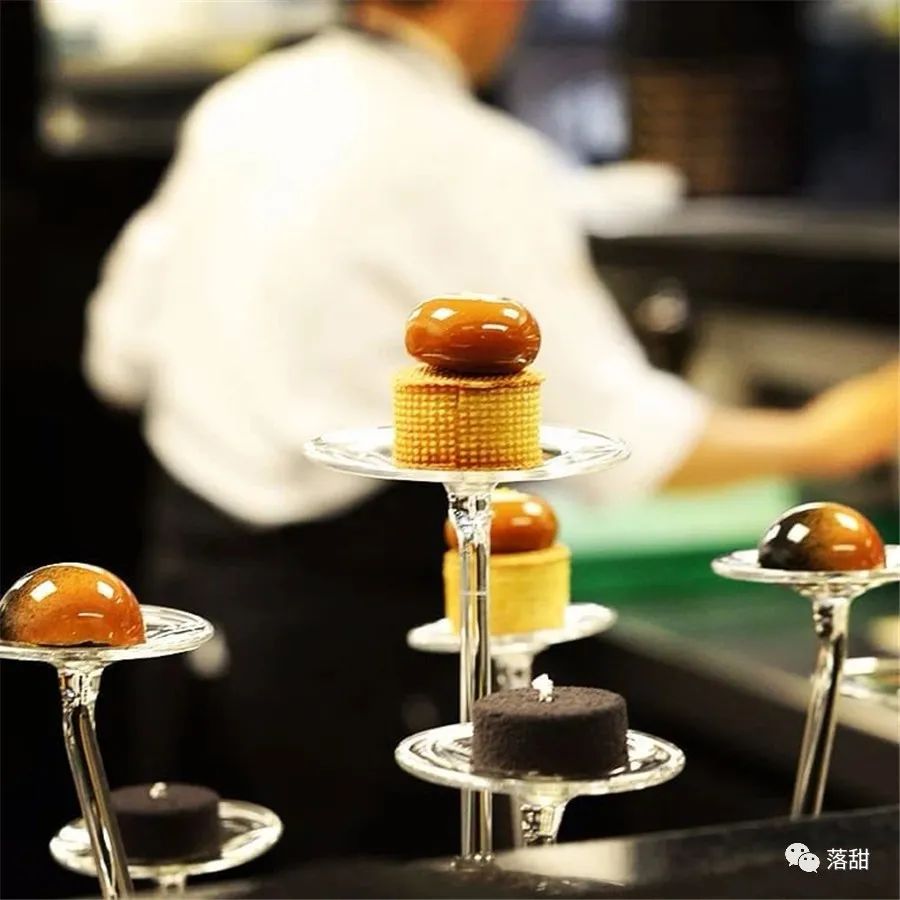 杂谈|你会不会在乎:盘子和甜品配不配?