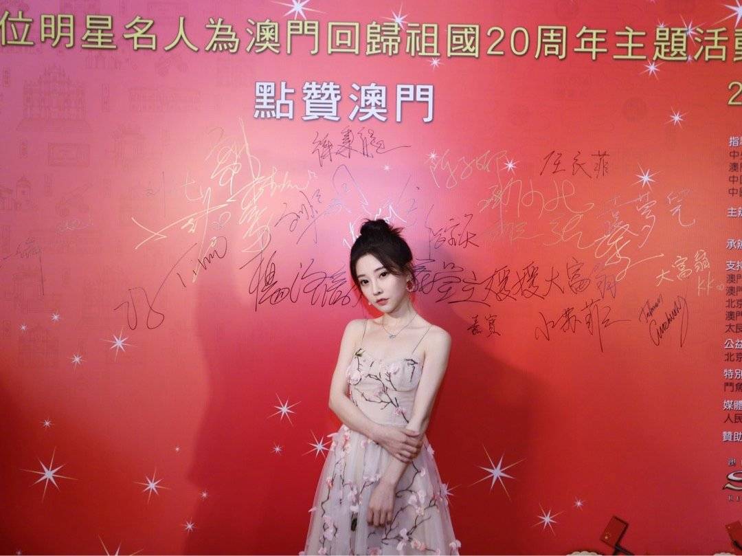 冯提莫唱歌引人入胜，再次出手平定风波，这首歌太好听了