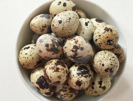 鹌鹑蛋怎么做才能好剥壳,怎样剥鹌鹑蛋又快又好