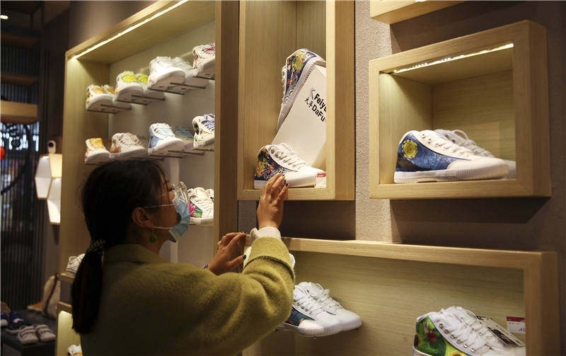 30元以下内增高小白鞋,200块钱以内的增高小白鞋