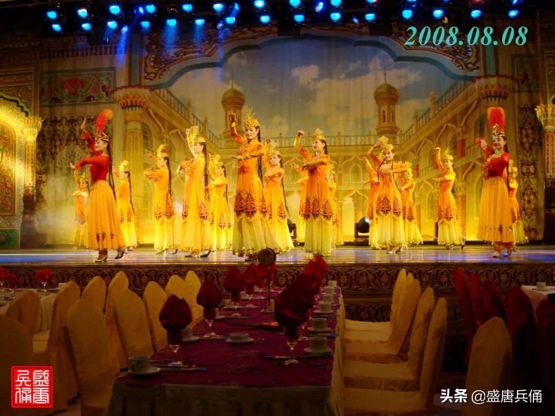 乌鲁木齐二道桥大巴扎民族风情,乌市二道桥国际大巴扎开街仪式