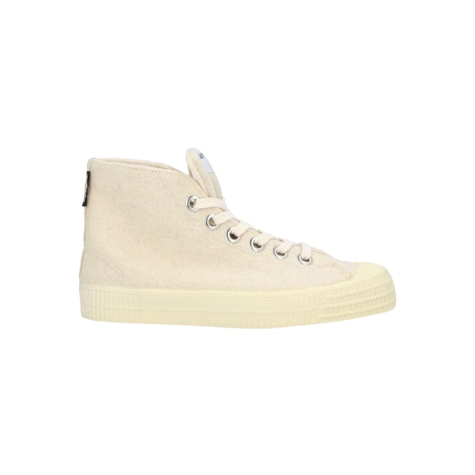 eightmonkeys品牌运动鞋男,脚肥的女生适合哪个品牌的运动鞋