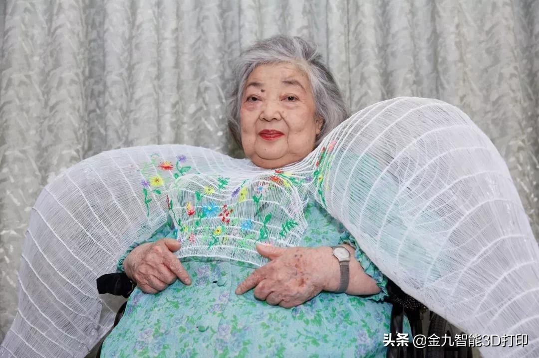 以精神分裂为灵感,用3D打印笔描绘灵魂曲线、人性色泽