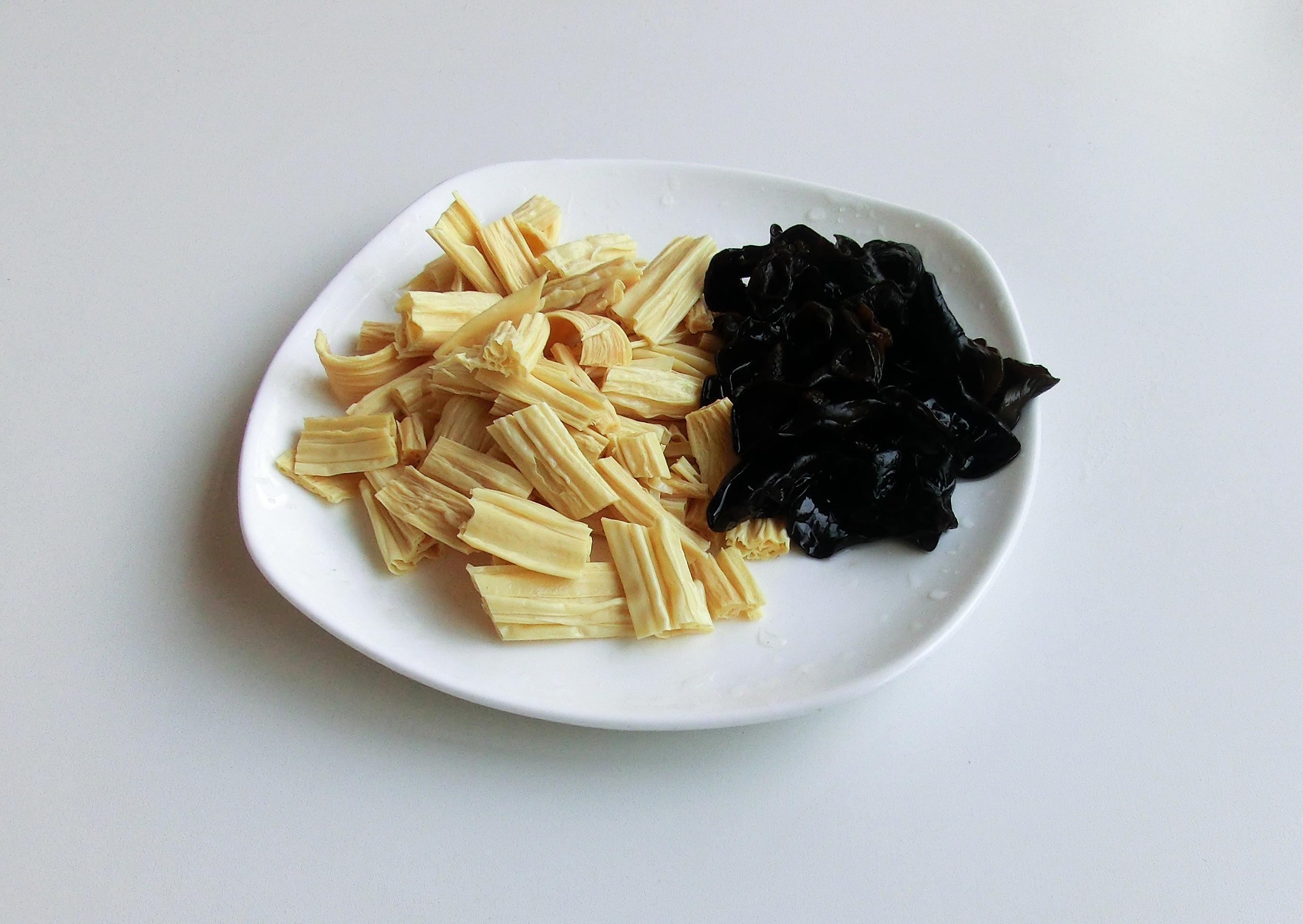 今天除夕,老话说:饮食自倍,脾胃乃伤,多吃“4个1”,保肝护胃