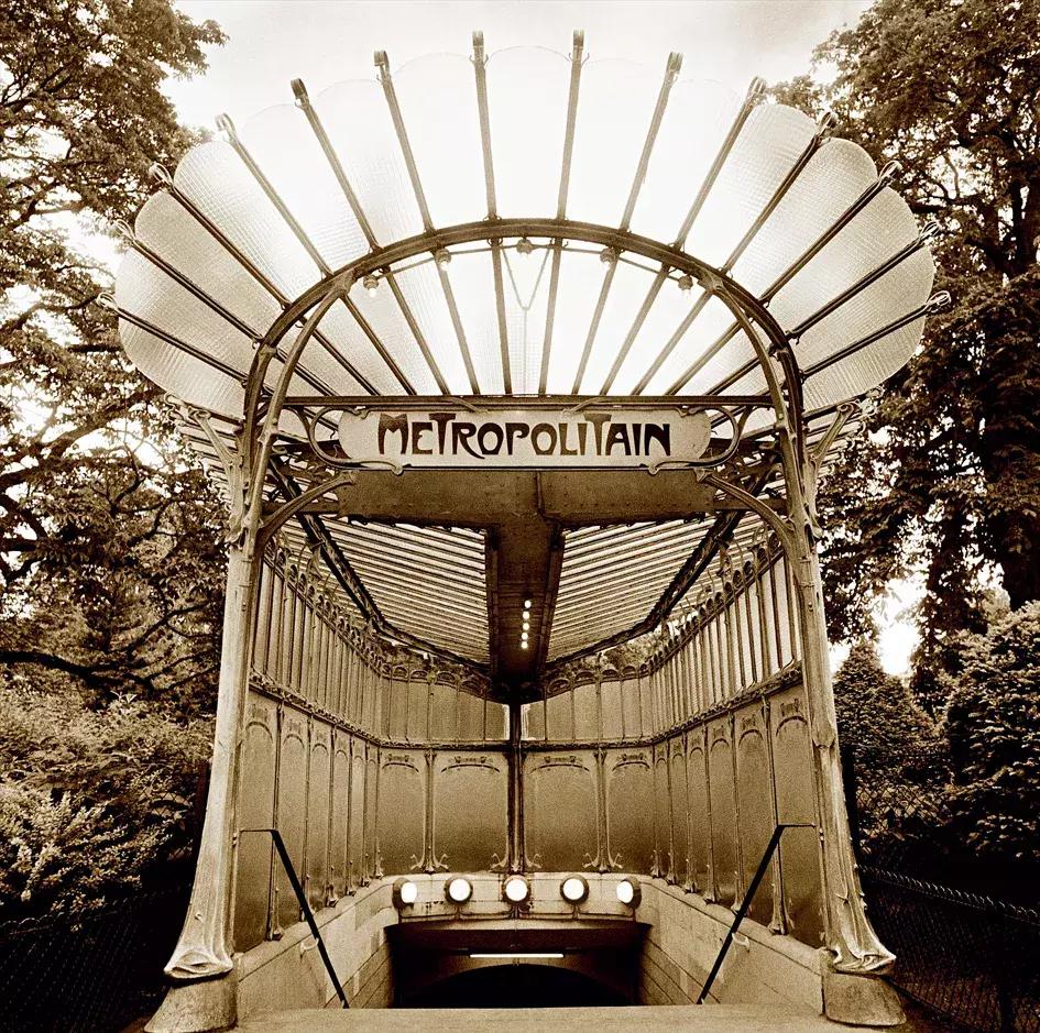 看得见风景的房间简介,看得见风景的房间深度解析