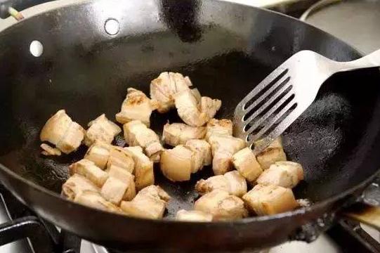 红烧肉怎样做不柴而嫩滑,红烧肉怎么做才能软烂入味更好吃