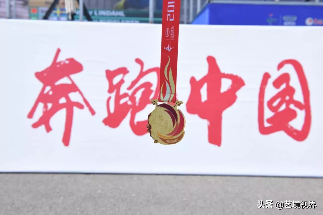 宁波马拉松鸣枪开赛,2019宁波国际马拉松