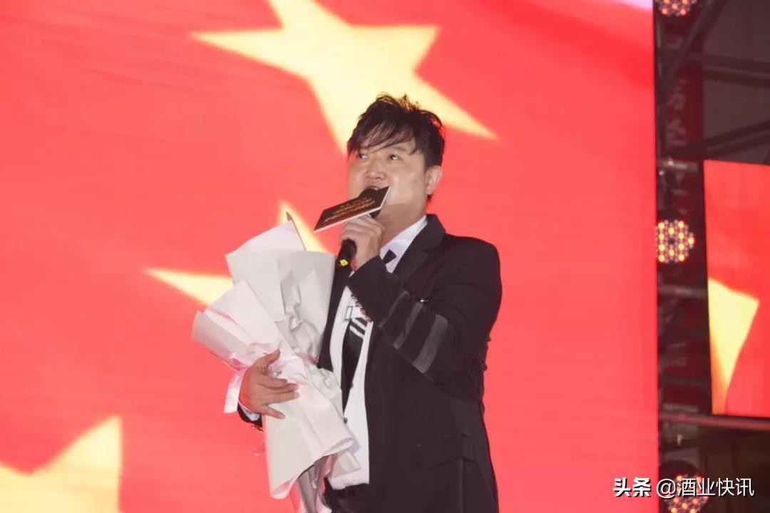 老歌老酒老字号，彩陶坊之夜群星晚会璀璨绽放